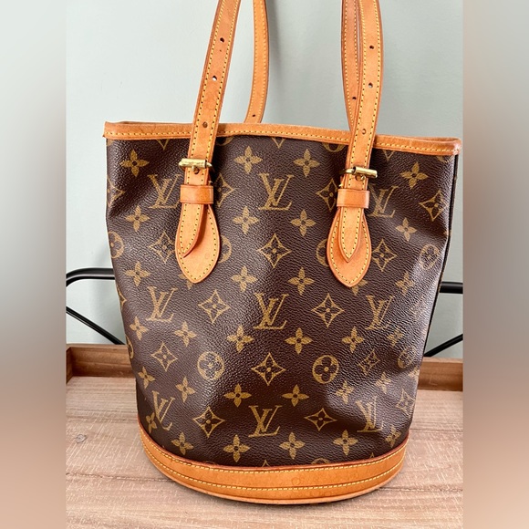 Louis Vuitton Authentic Monogram Petite Bucket Bag ✨Vintage✨ - Picture 6 of 16